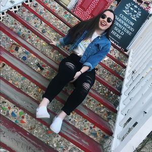 Meet your Posher, Emily